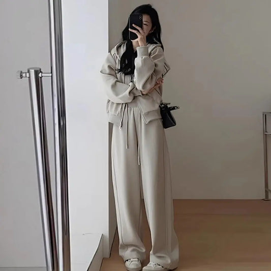 Two-piece set: hooded sweater, wide-leg pants with pocket